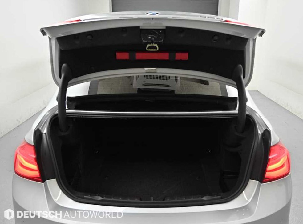BMW 3시리즈 320i 럭셔리 사진 19