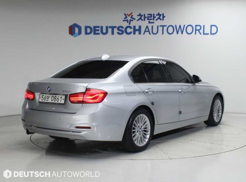 BMW 3시리즈 320i 럭셔리 사진 2