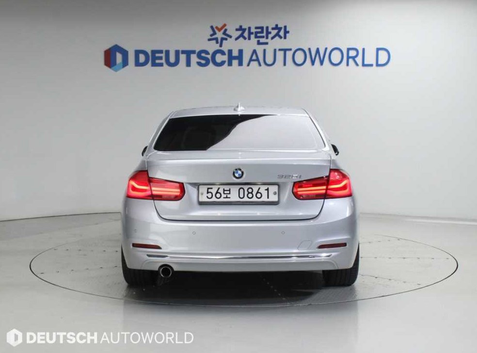 BMW 3시리즈 320i 럭셔리 사진 4