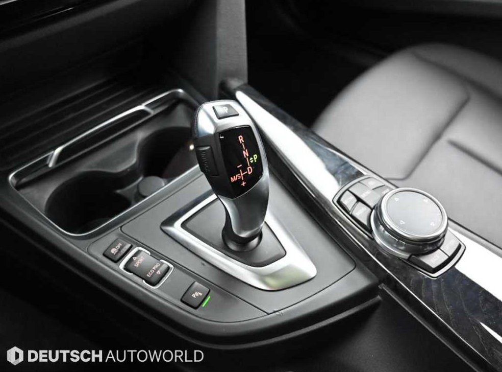 BMW 3시리즈 320i 럭셔리 사진 9