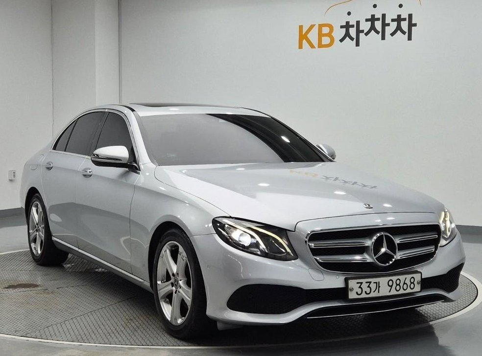 벤츠 E 클래스 E200 아방가르드 사진 2