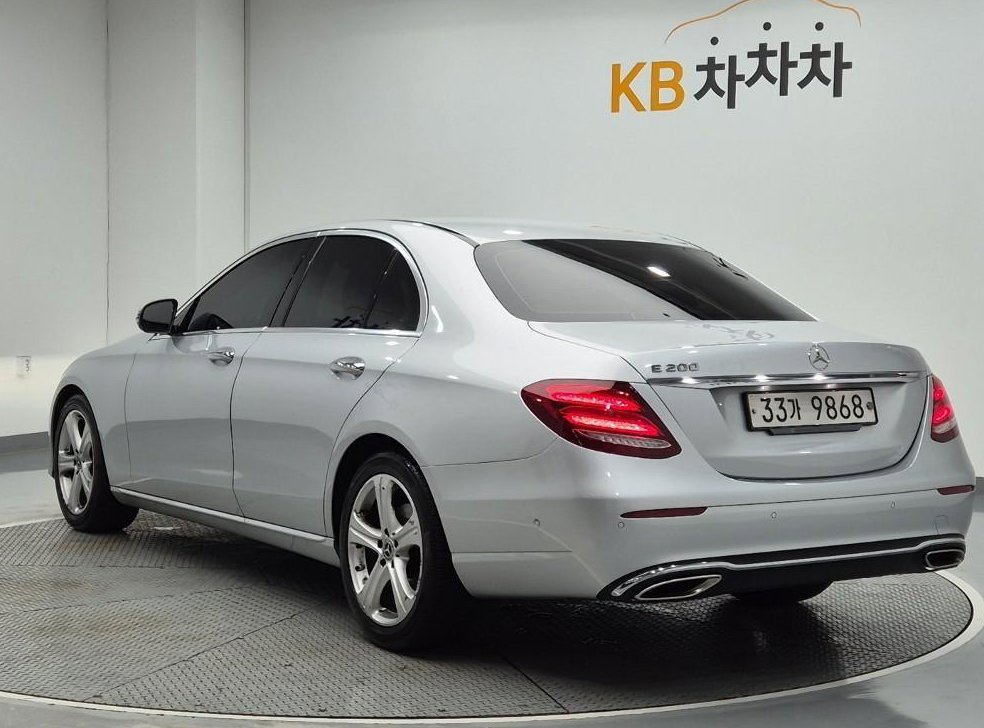 벤츠 E 클래스 E200 아방가르드 사진 4