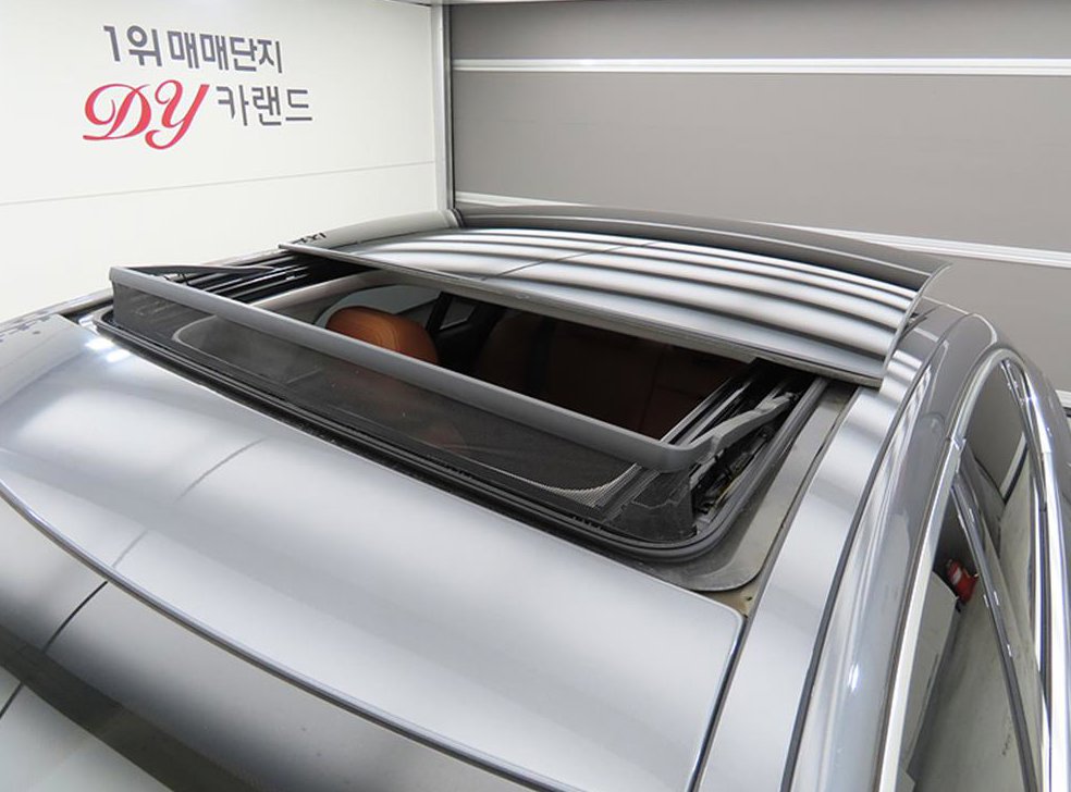 재규어 XE 2.0D 포트폴리오 사진 17