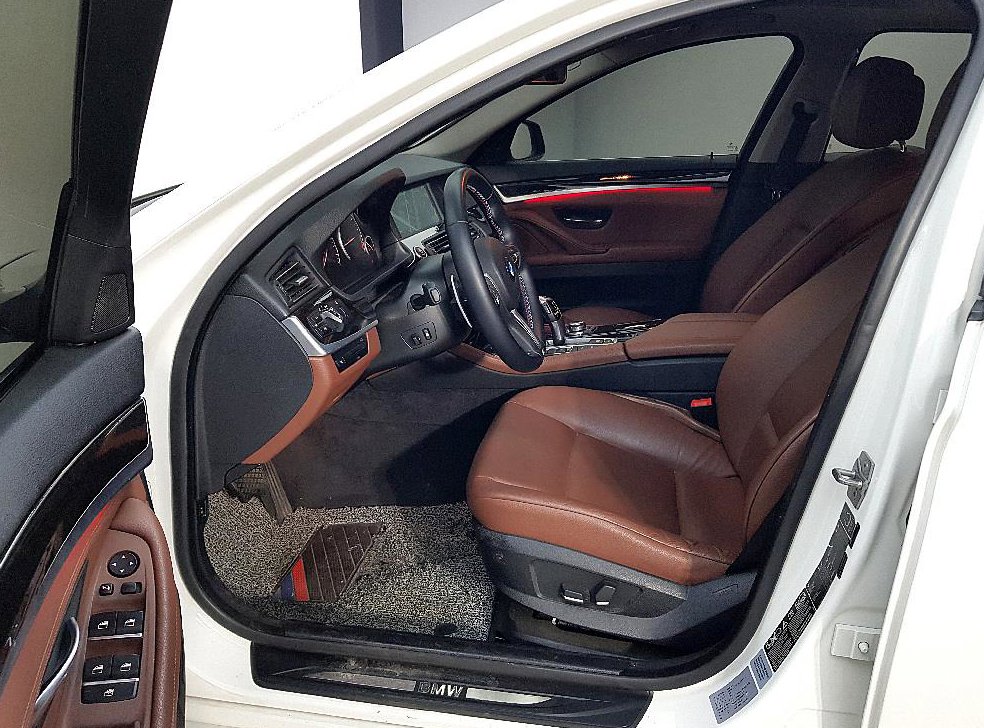 BMW 5시리즈 528i xDrive 사진 7