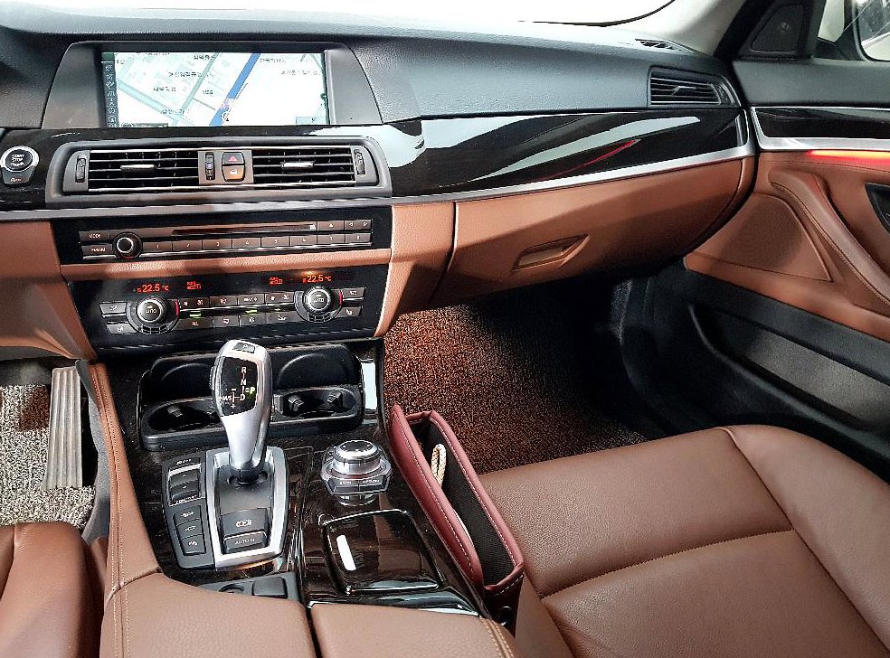 BMW 5시리즈 528i xDrive 사진 9