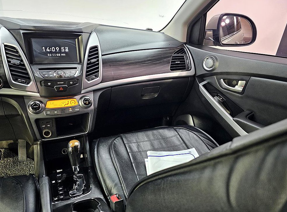 KG모빌리티(쌍용)  코란도 2WD 2.0 CVT 사진 10
