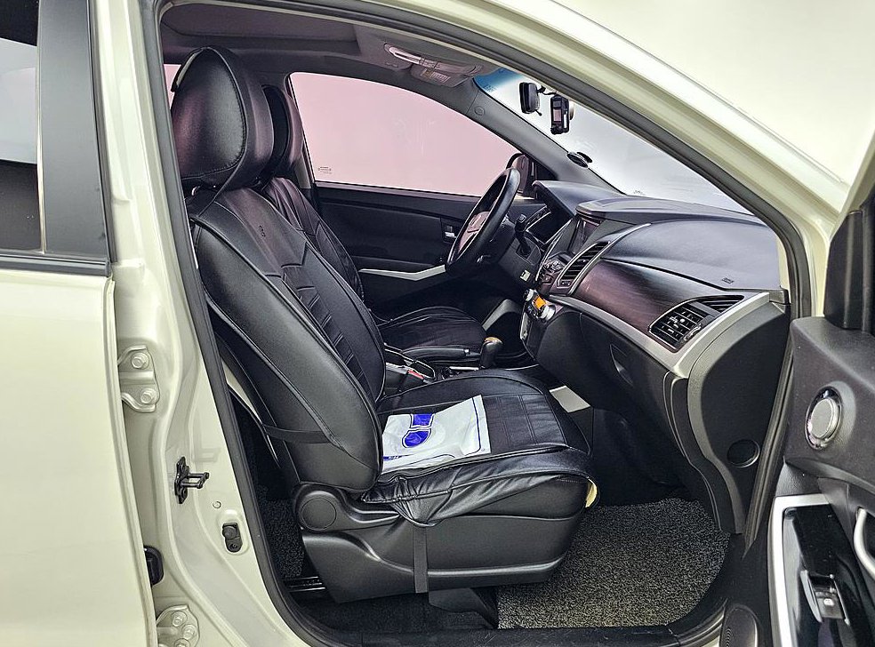 KG모빌리티(쌍용)  코란도 2WD 2.0 CVT 사진 11