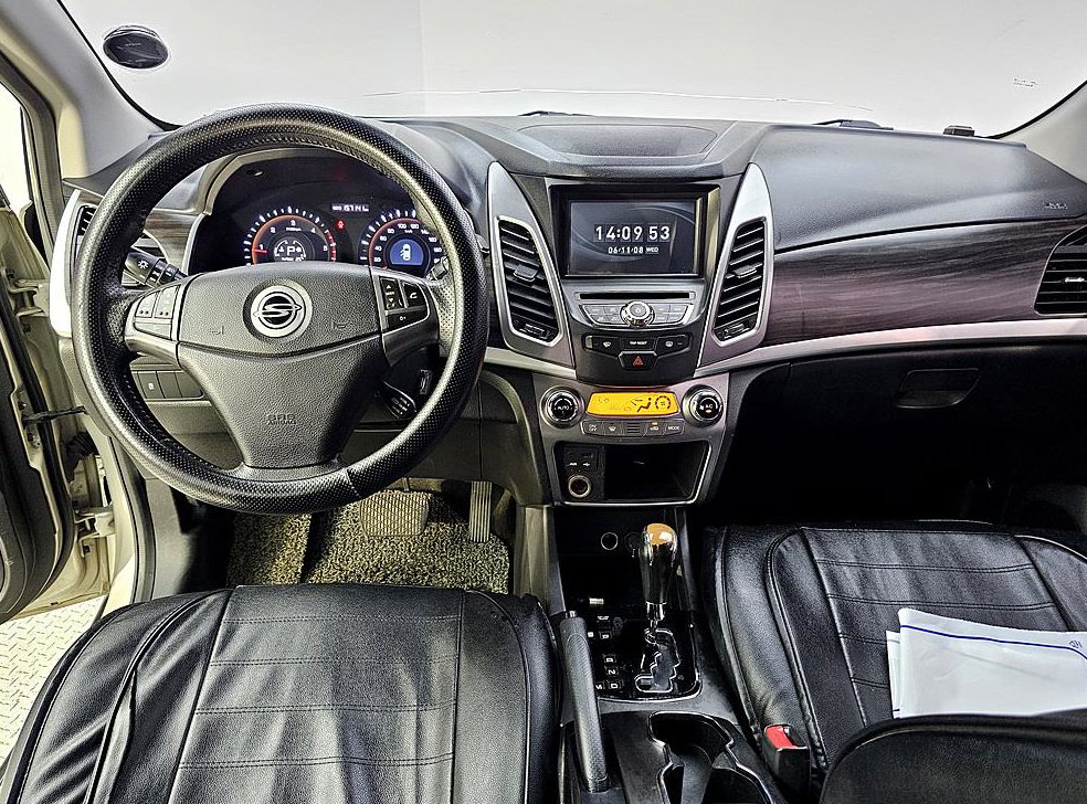 KG모빌리티(쌍용)  코란도 2WD 2.0 CVT 사진 5