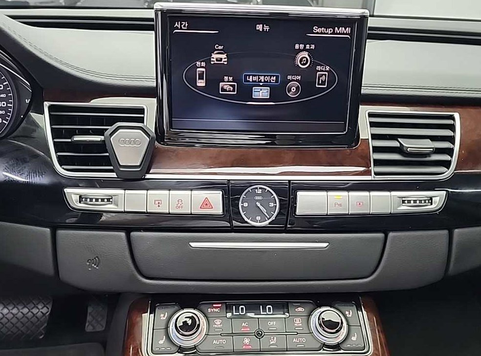 아우디 A8 4.2 FSI 콰트로 LWB 사진 10