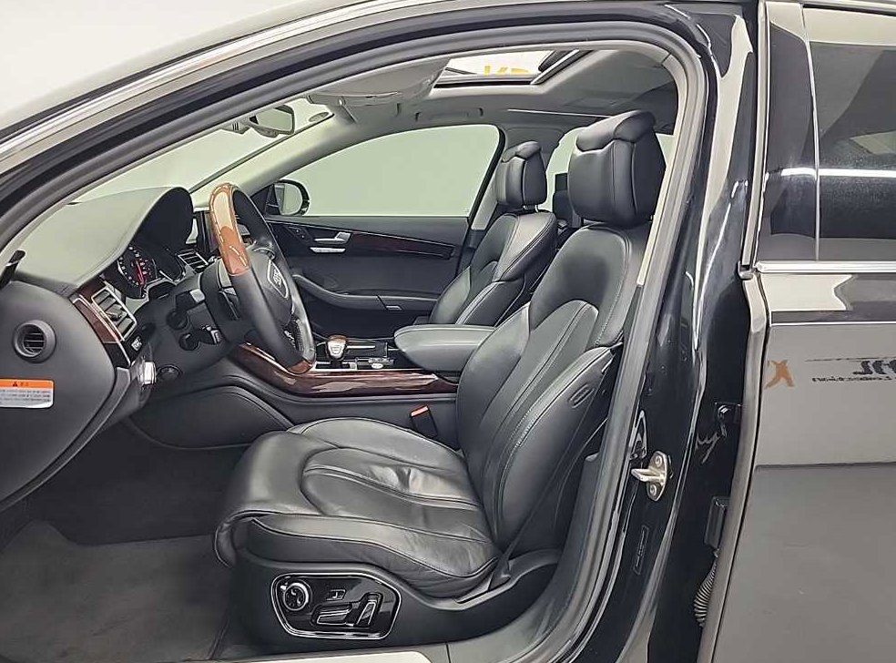 아우디 A8 4.2 FSI 콰트로 LWB 사진 11