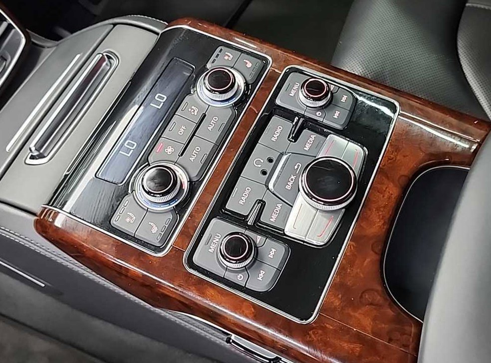 아우디 A8 4.2 FSI 콰트로 LWB 사진 14