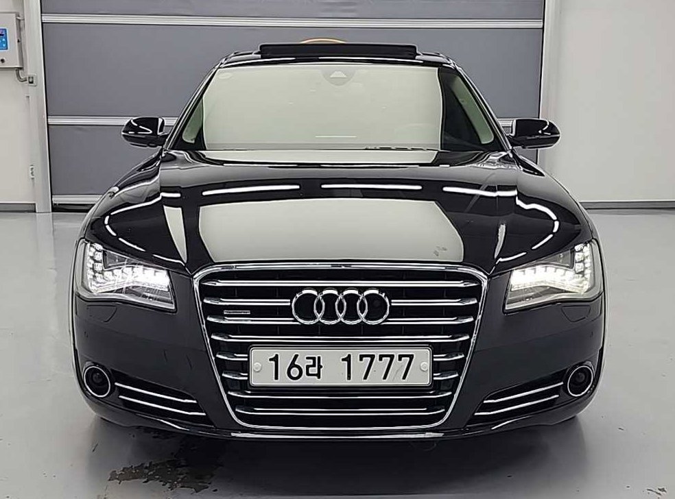 아우디 A8 4.2 FSI 콰트로 LWB 사진 2