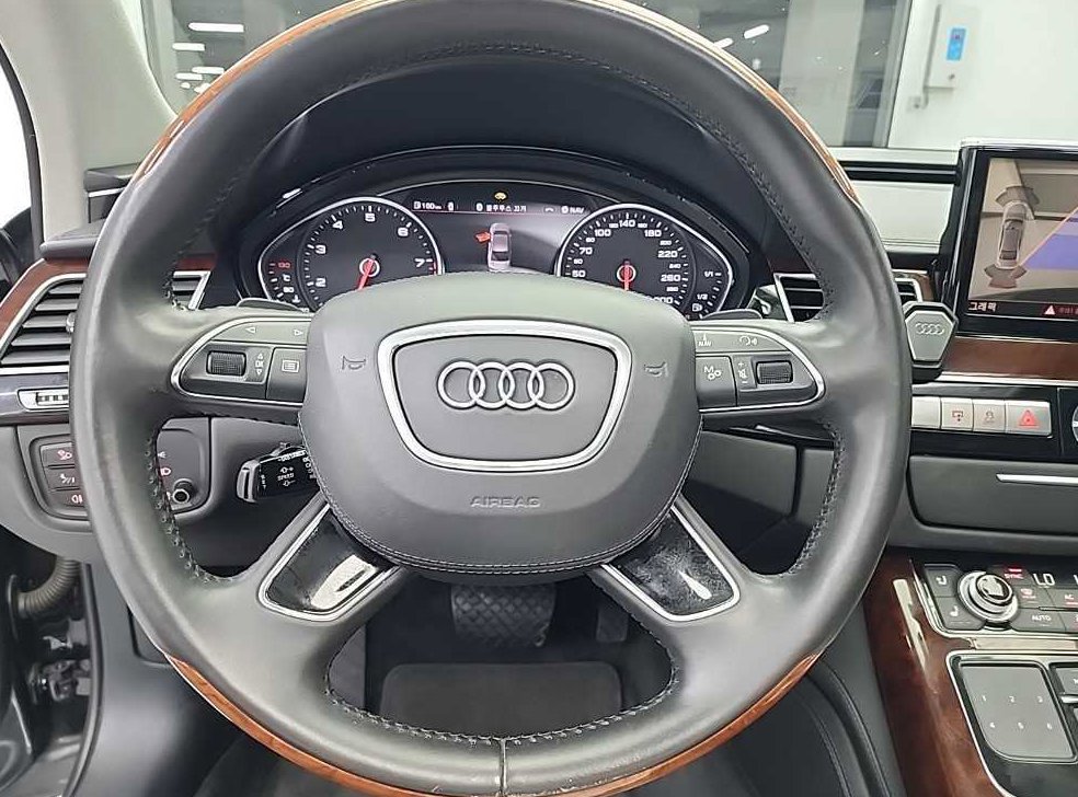 아우디 A8 4.2 FSI 콰트로 LWB 사진 9