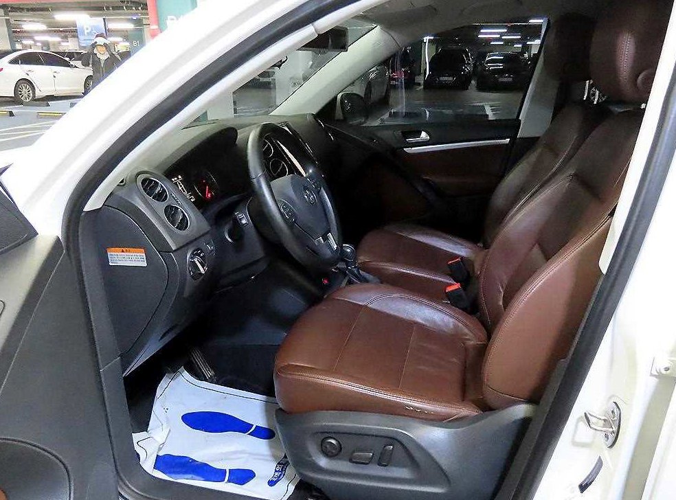 폭스바겐 티구안 2.0 TDI 프리미엄 사진 6