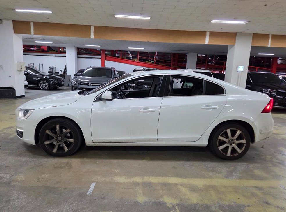 볼보 S60 D3 사진 3