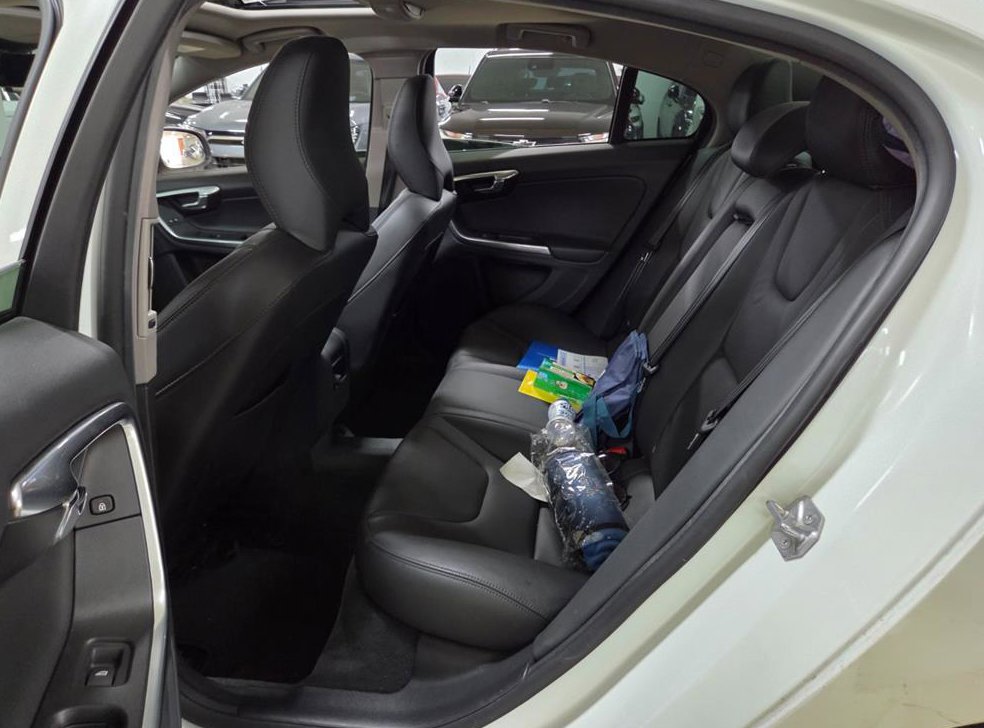 볼보 S60 D3 사진 7