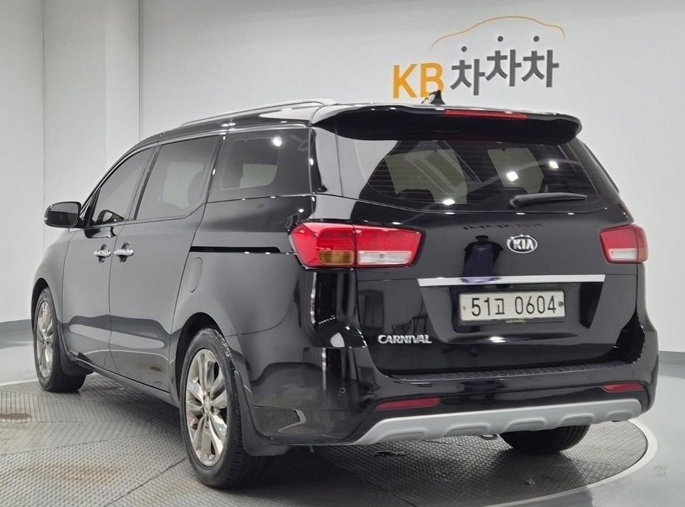 기아 카니발 디젤 9인승 노블레스 사진 2
