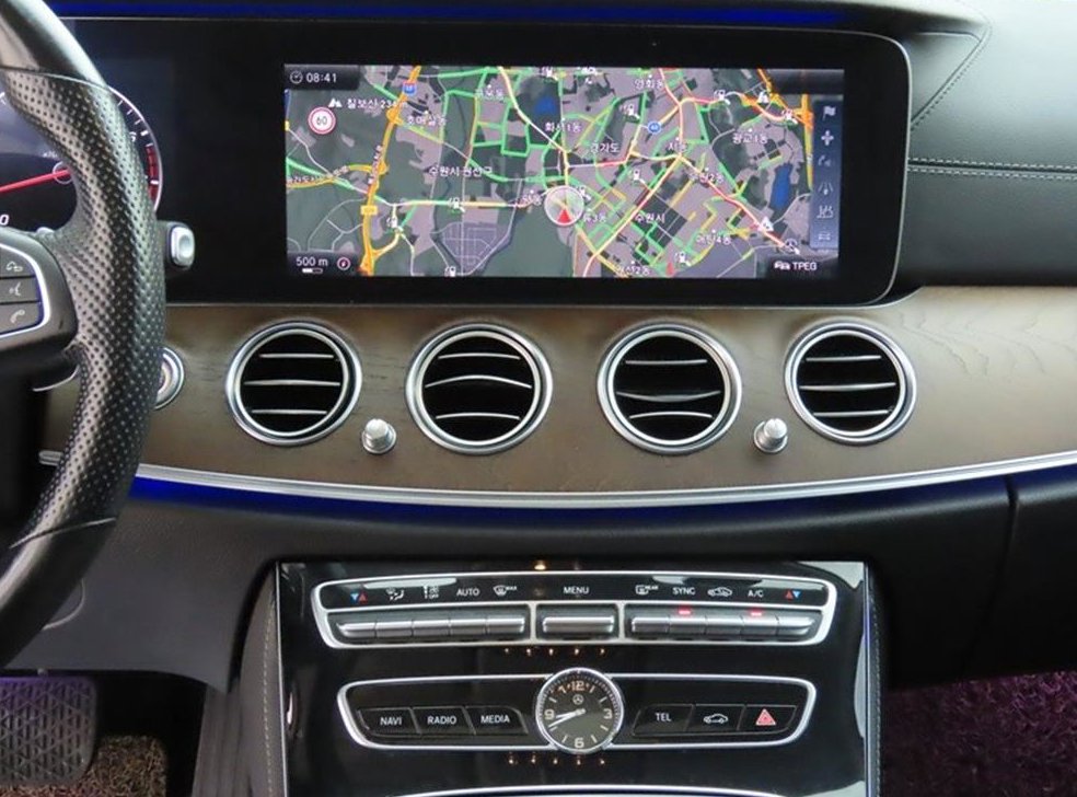벤츠 E 클래스 E300 4MATIC 익스클루시브 사진 10