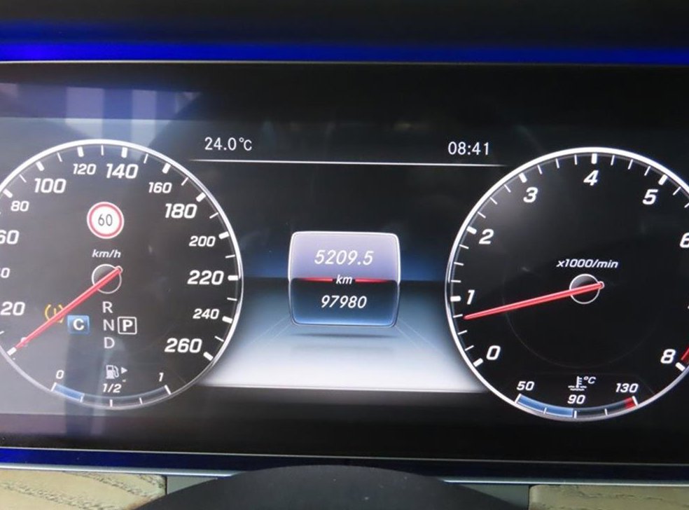 벤츠 E 클래스 E300 4MATIC 익스클루시브 사진 11