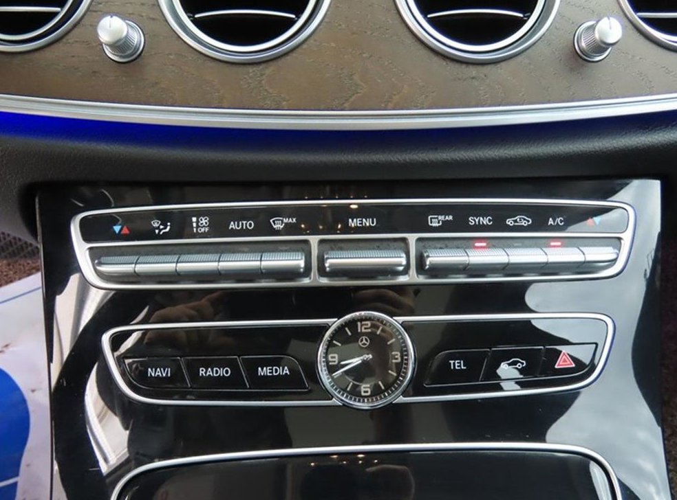 벤츠 E 클래스 E300 4MATIC 익스클루시브 사진 14