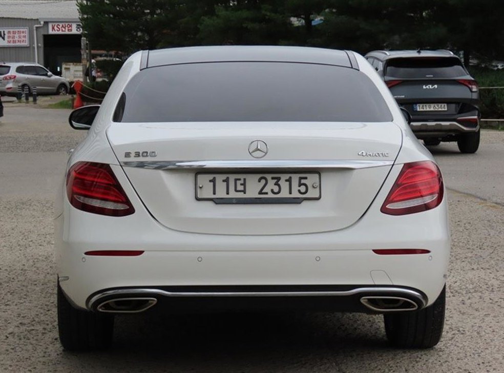 벤츠 E 클래스 E300 4MATIC 익스클루시브 사진 4