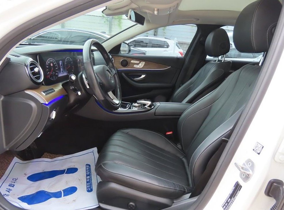 벤츠 E 클래스 E300 4MATIC 익스클루시브 사진 5
