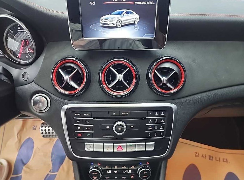 벤츠 CLA 클래스 CLA 45 AMG 4MATIC 사진 10