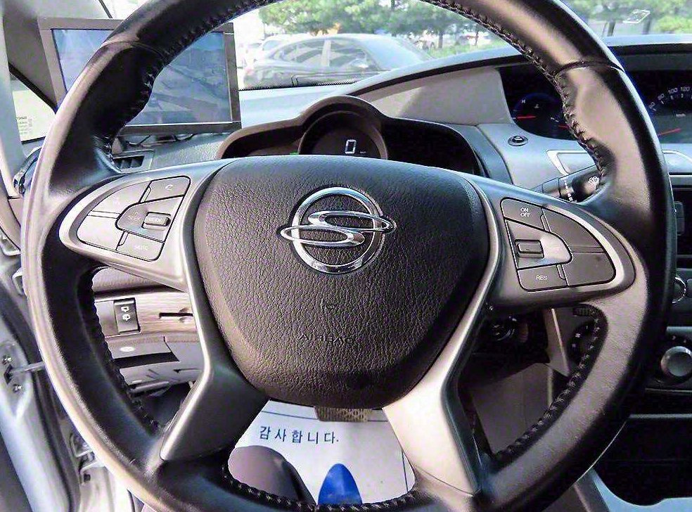 KG모빌리티(쌍용)  코란도 2WD LT 사진 9