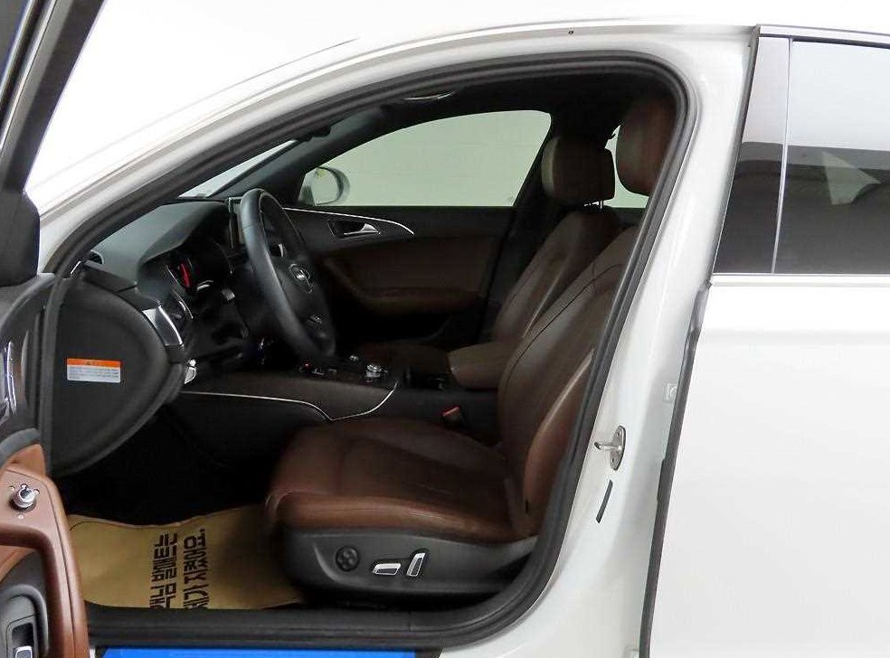 아우디 A6 40 TFSI 사진 12