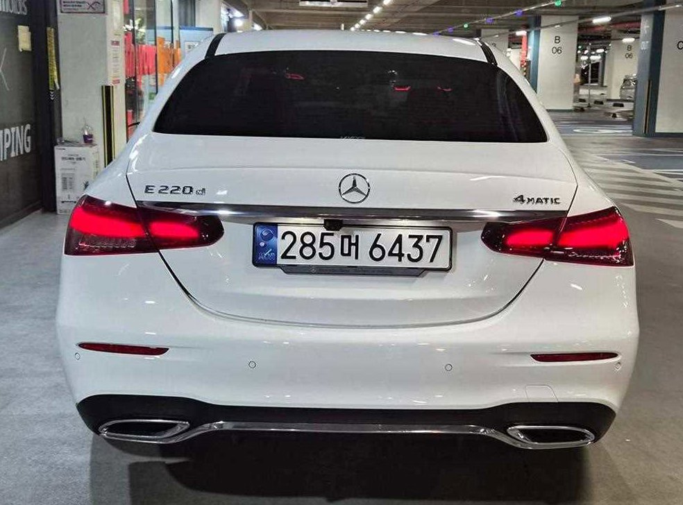 벤츠 E 클래스 E220d 4MATIC AMG라인 사진 5