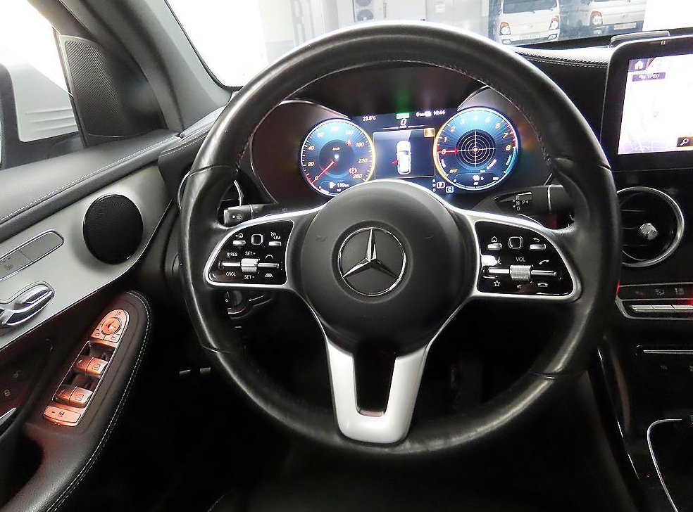 벤츠 GLC 클래스 GLC 300 e 4MATIC 사진 7