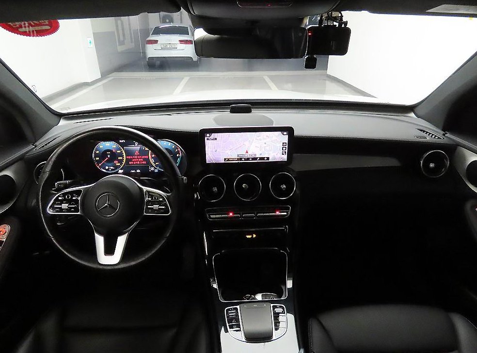 벤츠 GLC 클래스 GLC 300 e 4MATIC 사진 8