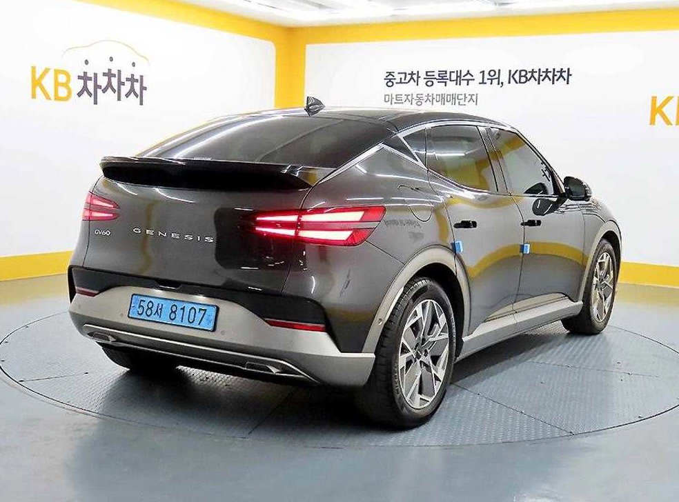 제네시스 GV60 스탠다드 2WD 사진 4