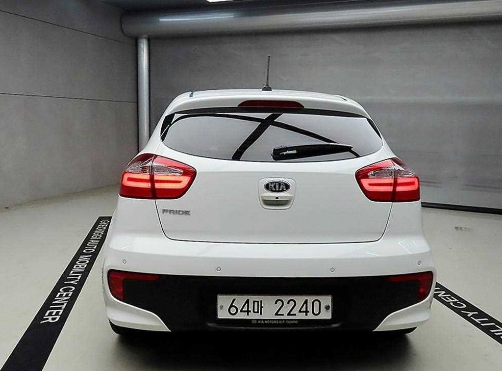기아 프라이드 5DR 1.6 GDI 프레스티지 사진 3