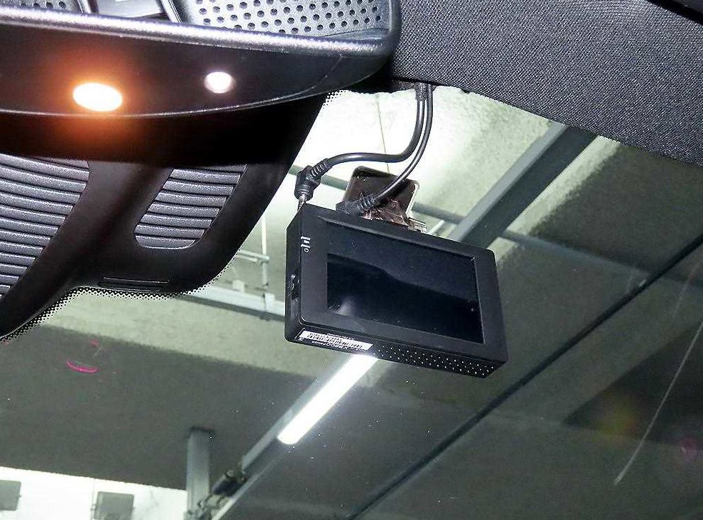 벤츠 E 클래스 E220d 쿠페 사진 17