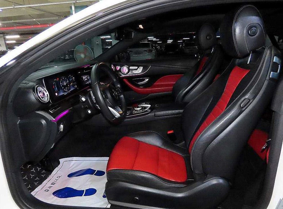 벤츠 E 클래스 E220d 쿠페 사진 6