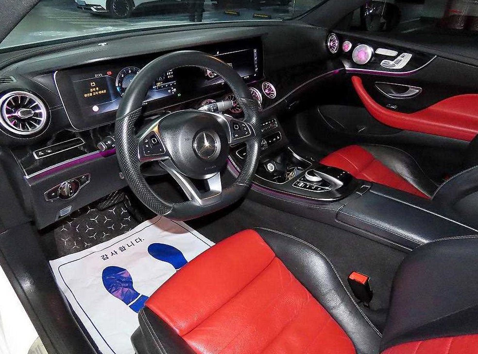 벤츠 E 클래스 E220d 쿠페 사진 9
