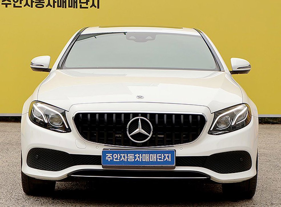 벤츠 E 클래스 E220d 아방가르드