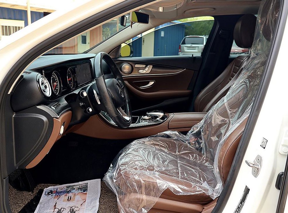 벤츠 E 클래스 E220d 아방가르드 사진 11