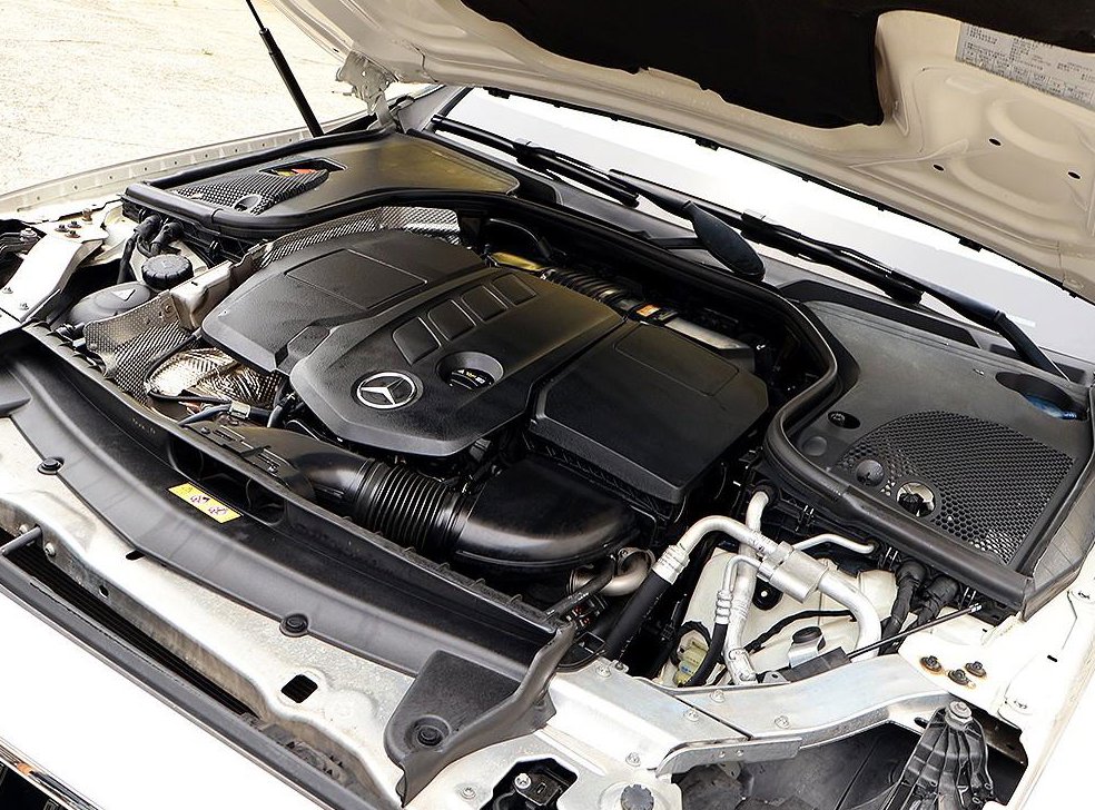 벤츠 E 클래스 E220d 아방가르드 사진 20