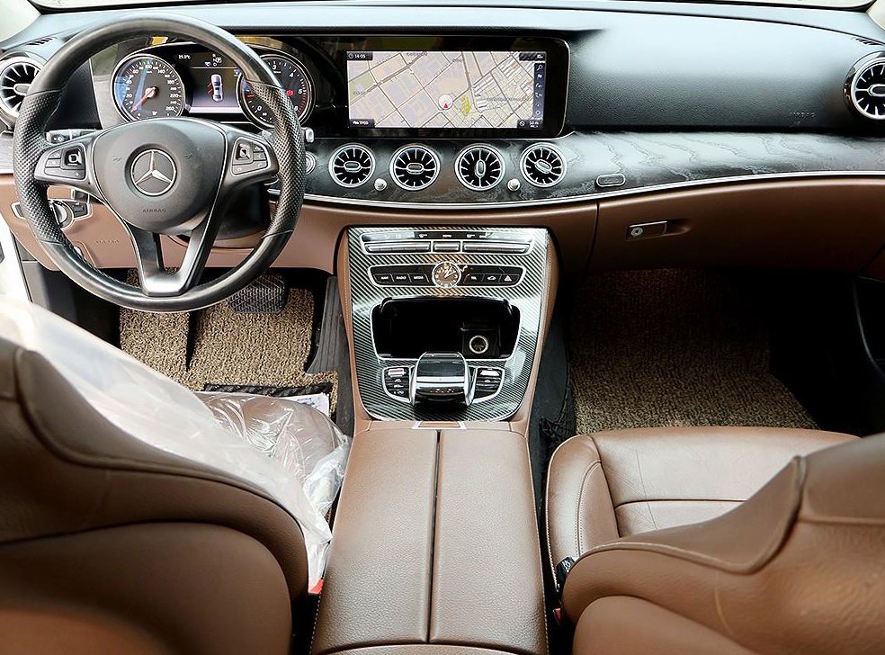 벤츠 E 클래스 E220d 아방가르드 사진 5