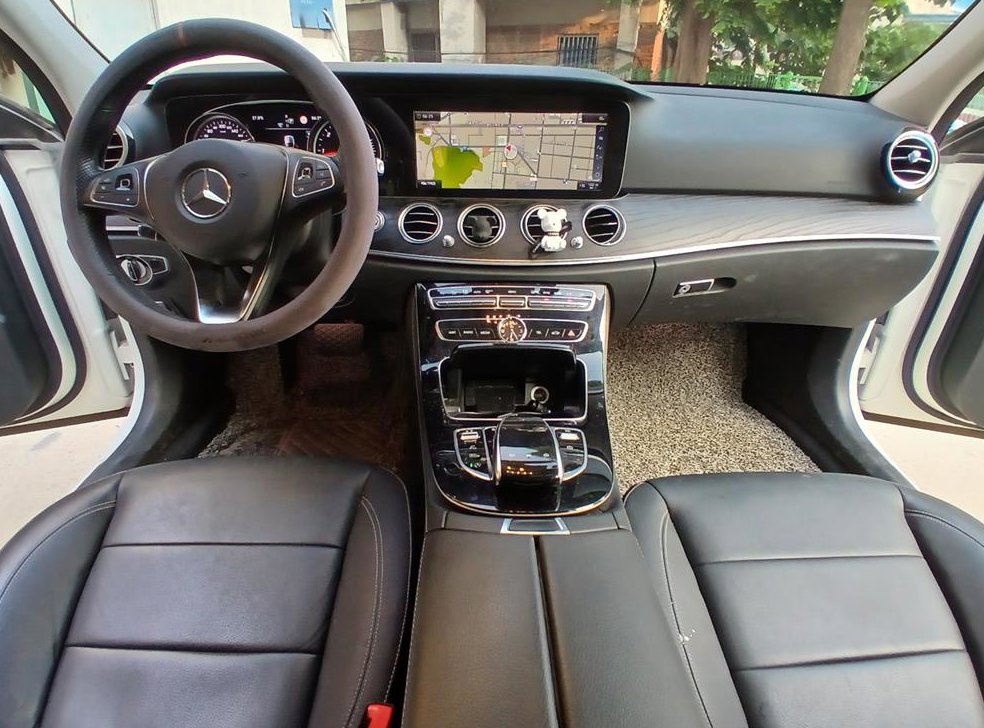 벤츠 E 클래스 E220d 아방가르드 사진 10