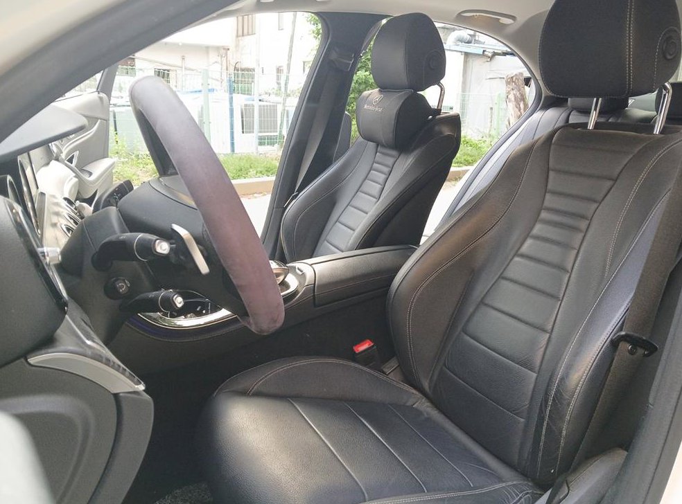 벤츠 E 클래스 E220d 아방가르드 사진 11