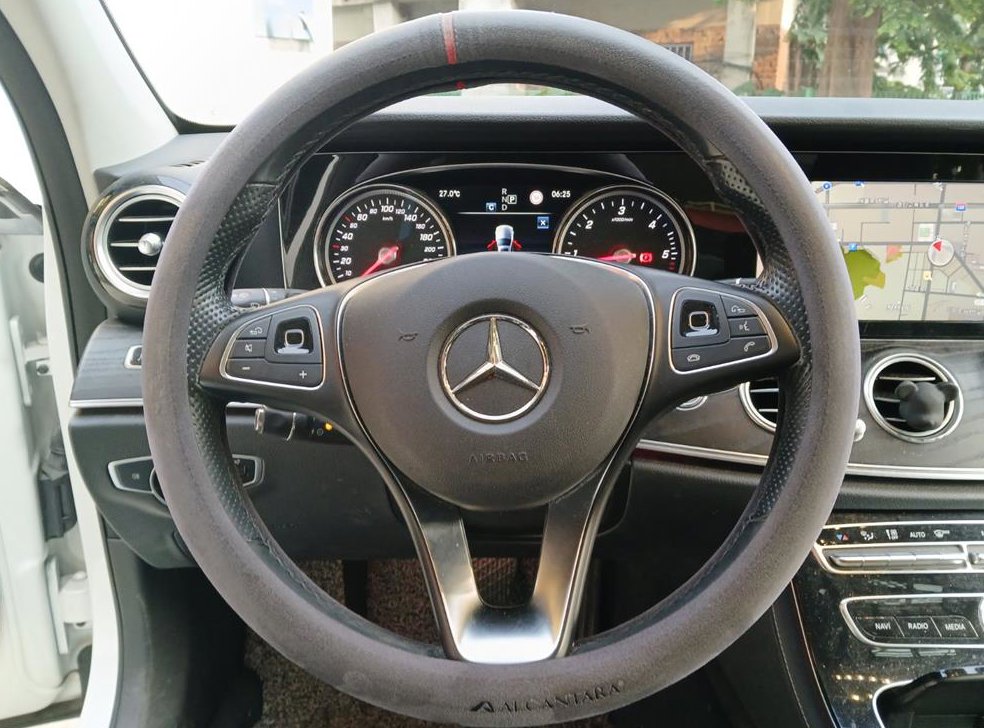벤츠 E 클래스 E220d 아방가르드 사진 13