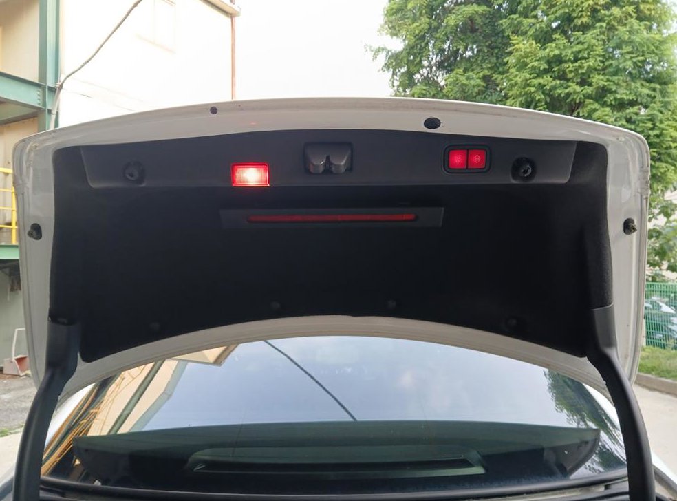 벤츠 E 클래스 E220d 아방가르드 사진 19