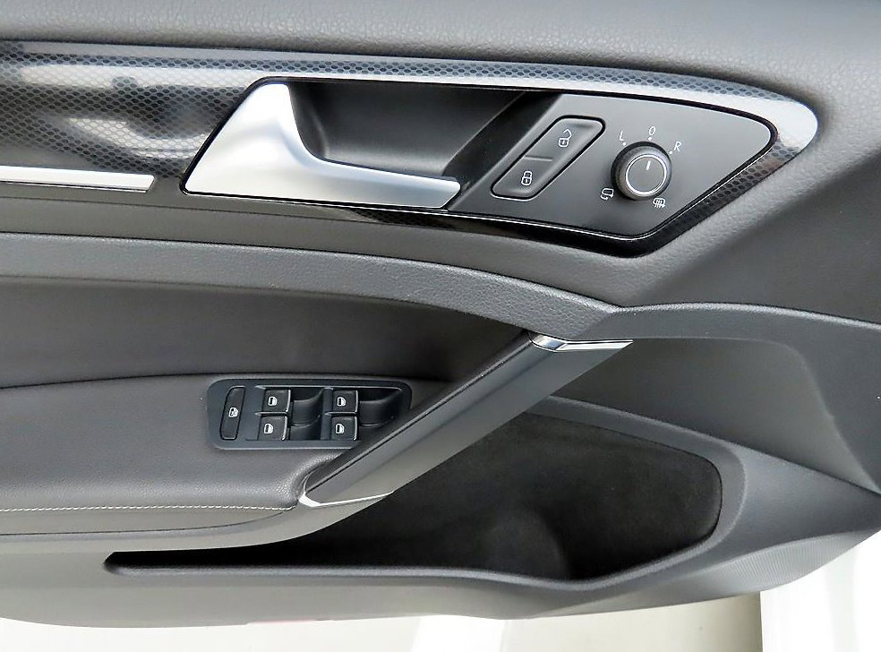 폭스바겐 골프 2.0 TDI 사진 11