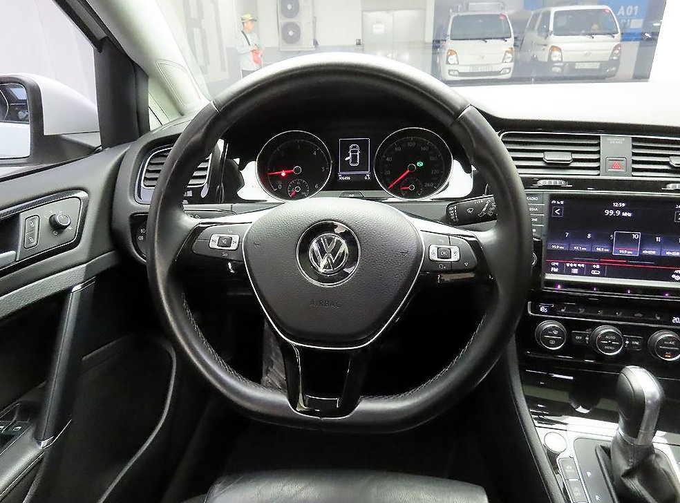 폭스바겐 골프 2.0 TDI 사진 7