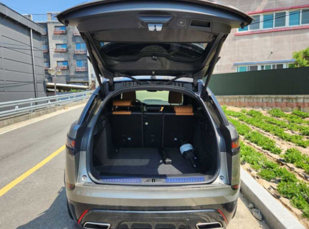 랜드로버 레인지로버 벨라 3.0 D300 R-다이나믹 HSE 사진 5