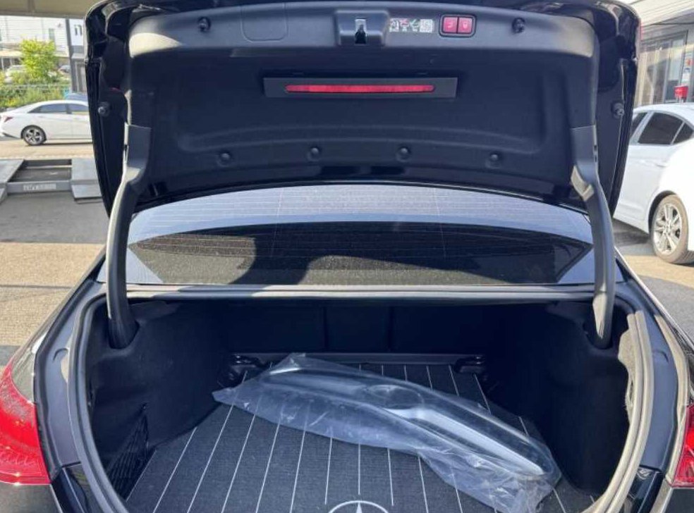 벤츠 C 클래스 C300 4MATIC 아방가르드 사진 3