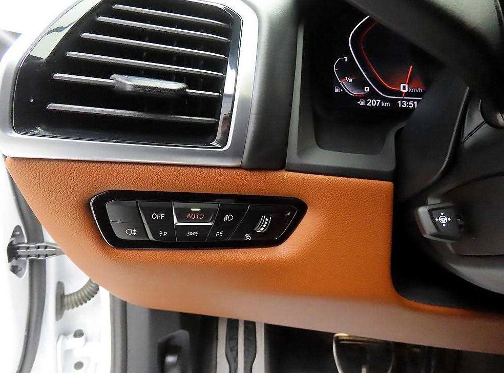 BMW iX iX 사진 12